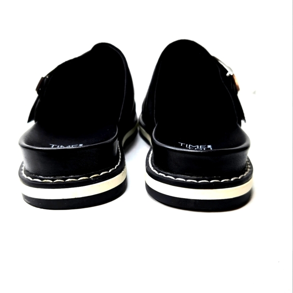 Time and Tru Mules/slides. Black/white Size 6M. - Picture 6 of 10